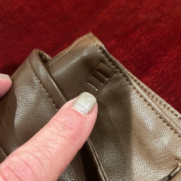 Faux leather high waisted shorts - Picture 8 of 8